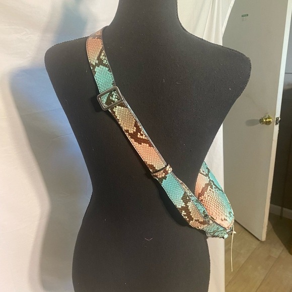 Michael Kors crossbody sling purse NWT Exotic Leather Ocean Blue Multi MSRP $328 - Picture 9 of 9